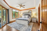 Tranquil Tellico Lakefront Retreat -- Kayaks! Private Dock! - 4-Star