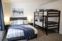 Modern 3-bedroom Guest Suite by Silicon Slopes - 3성급