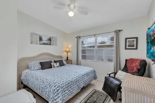 Swim Spa + Deck, 2 Blocks to Beach, Bikes + Kayaks, Surfboards + All Beach Needs - Balkon