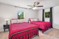 Powell House! 3 mi from Purina - Boutique