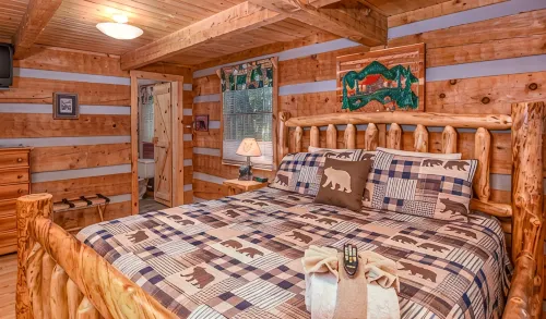 JOYFUL MEMORY ~ HOT TUB ~ ONLY 6 MILES FROM THE MAIN STRIP - Chalets