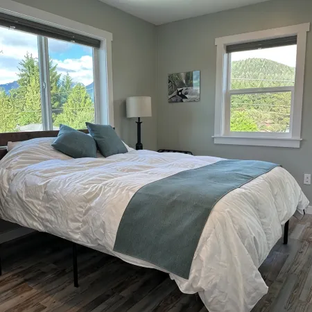 Eagle’s Nest River and Mountain View.  Walking Distance to the Airport.