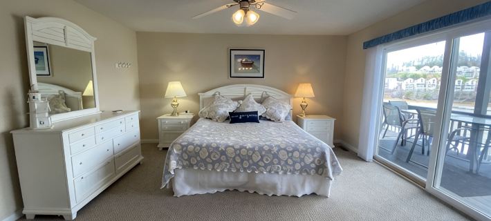Idyllic Lake Front Condo for perfect peace & happiness Hotels in Campbell County