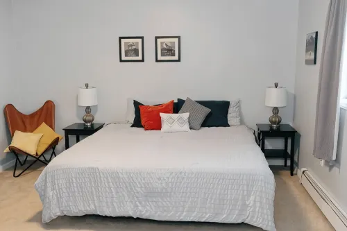 O'Malley View- private unit on quiet street near Campbell Creek greenbelt - Apartments