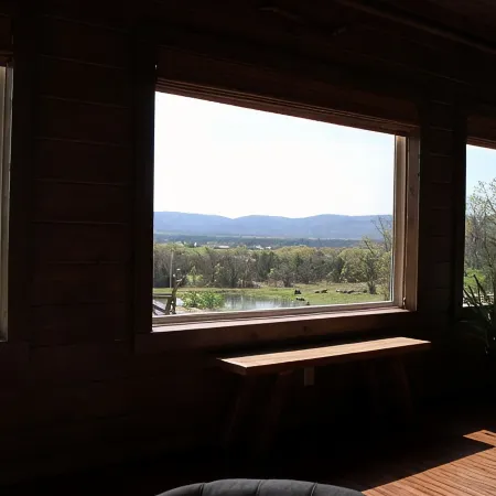 Spacious house with amazing mountain views in the Potato Hills