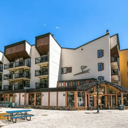 Lift House Lodge, Pet Friendly, Premium Studio Condo