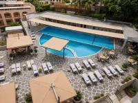 Royal Plaza Hotel - Swimmingpools