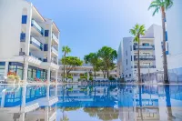 Pins Platja Apartments - Yüzme Havuzu