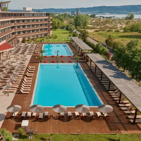 Sunny Beach Club - Adults Only #YouthfulVibes