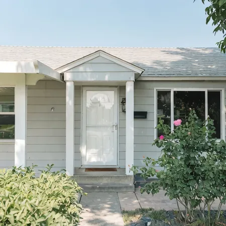 Molly's Place - Home in Kennewick with yard