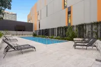 Immaculate Top Floor Views! 2Bed/2Bath/1Car/Pool - Mountain view