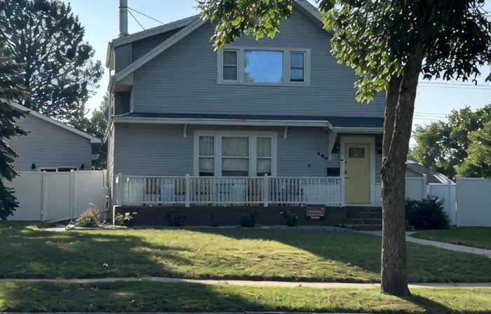 Brand New, Modern, Private, and Cozy 430 sq. ft Apartment Across from City Park!