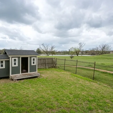2 King Beds in This Relaxing Home on the Greenbelt.