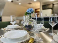 Safe & Trendy Historic Midtown 3rd Floor Riverview Apartment - พร้อมWifi