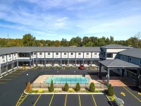 Days Inn & Suites by Wyndham Niagara Falls/Buffalo - parking