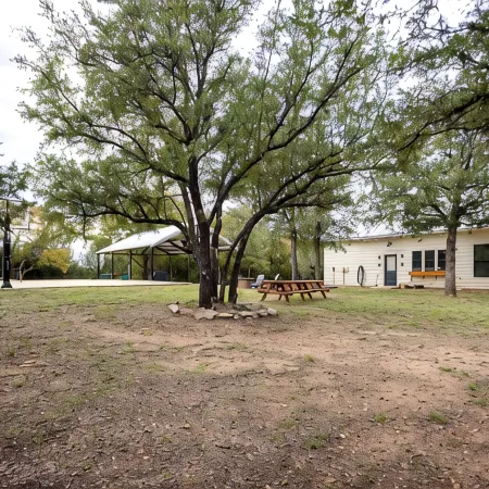 Smoky Hill Ranch, 8 Acres, 2 Homes, Events, Sport Court, Fishing, & Fire Pits