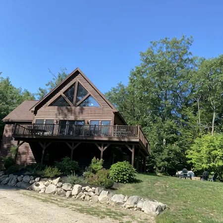 Njoy Charm - Gorgeous Family and Pet Friendly Home