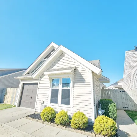 1 King Bed + 1 Queen Bed + 2 Full Bathrooms Kitchen + Laundry Room + Patio
