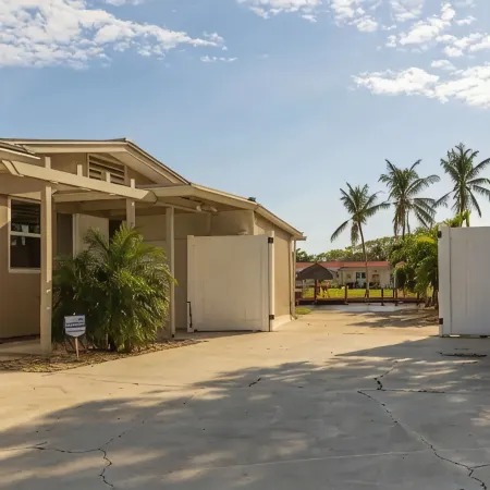 Heated Pool and Spa-3B/2B Waterfront on Canal close to the Beach