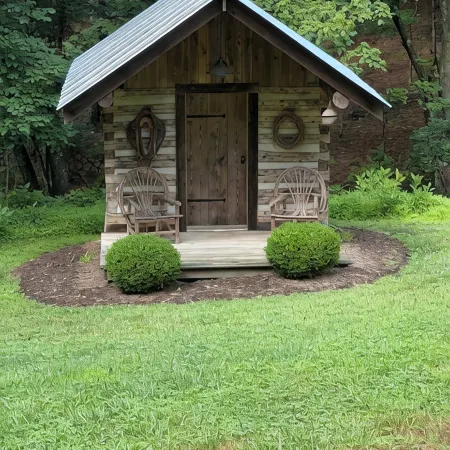 Little Creek Cabin, 2 bedrooms, 1.5 Baths (Sleeps 4)
