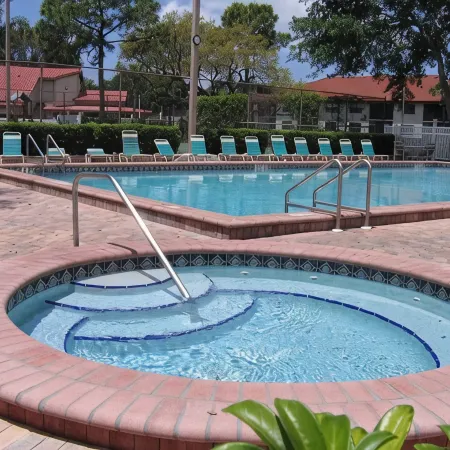 Near Beaches & Outdoor Activites! Relaxation and Fun! 2 BR/BA/LR & KITCHEN