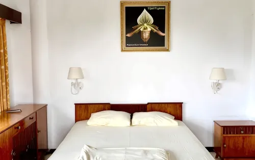 Kencana Hotel - 2-Star