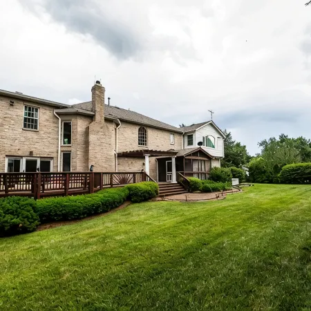 Gorgeous Chateau/House on 1.5 acres - in Annandale Center/ mins to Washington DC