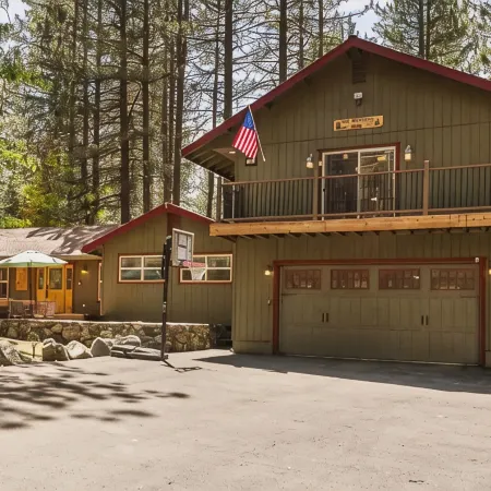 Spacious 4BR/3BA Family Home + Must See Game Room.