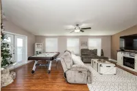 Glass deck, dogs, sandy beach, private dock - Beach