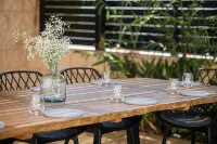 UG Boutique - Kitchens