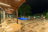 Hotel Deville Prime Maringá - Pools