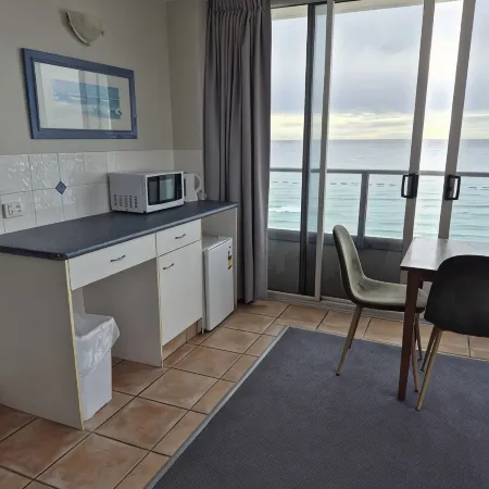 Surfers Chateau Hotels in Gold Coast