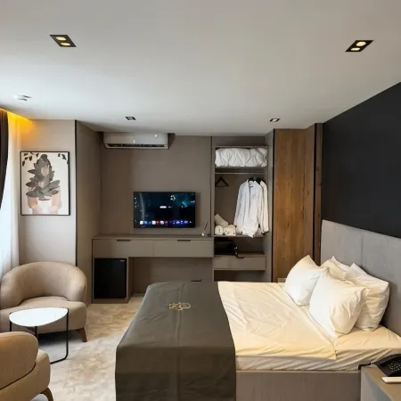 Fron Hotel