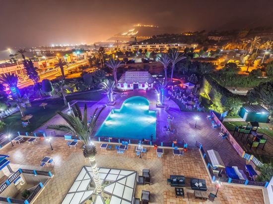 Oasis Hotel & Spa