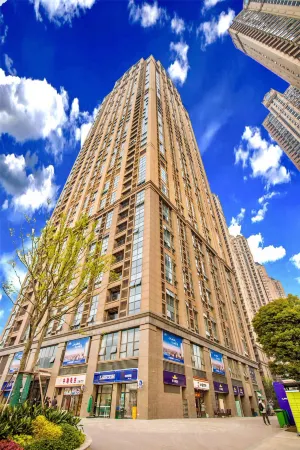 Wuhan Yimige Creative Hotel (Yangjiawan Subway Station) Отели рядом с достопримечательностью «Wuhan University of Engineering, College of Posts, Telecommunications and Information Engineering (Academy of Posts and Sciences Branch)»