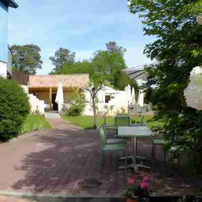 Logis Hôtel le Pont Bernet Hotel Exterior