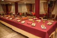 Hotel Alaiz فنادق في Noain