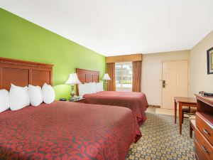 Days Inn & Suites by Wyndham Wichita