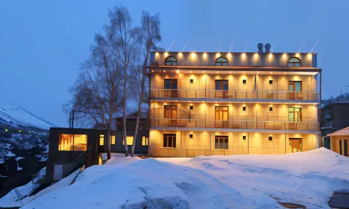 Nairi Hotel