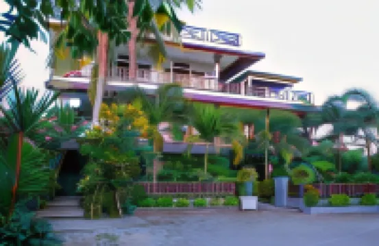 Friends Beach Hotel
