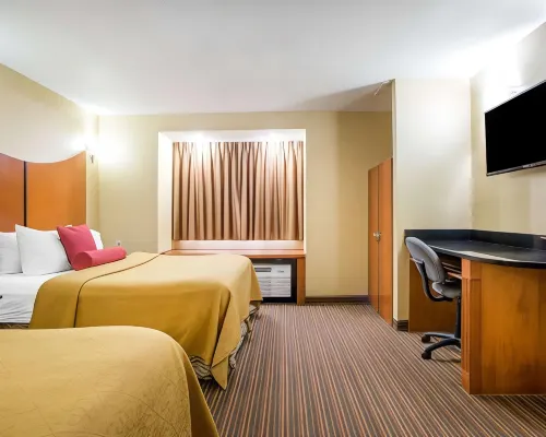 Quality Inn & Suites North-Polaris Hotels in Sharon Township