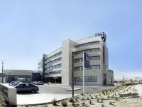 NH Alcorcon Hotels near Ciudad Grupo Santander