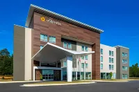 La Quinta Inn & Ste by Wyndham Wisconsin Dells- Lake Delton