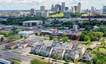 Tammy by AvantStay Chic 4Br Condo in Heart of Nashville