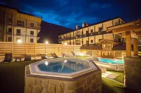 Albergo Dimaro Wellness Hotel Hôtels à : Commezzadura