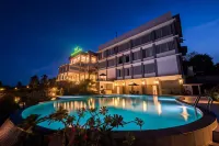 Hotel Santika Luwuk - Sulawesi Tengah - Pool