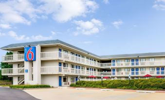 Motel 6 Elk Grove Village, IL