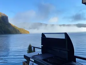 Floating House Perućac