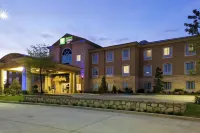 Holiday Inn Express & Suites Glen Rose Hotels near Somervell County Museum