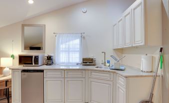 Pet-Friendly Studio Near World Equestrian Center!